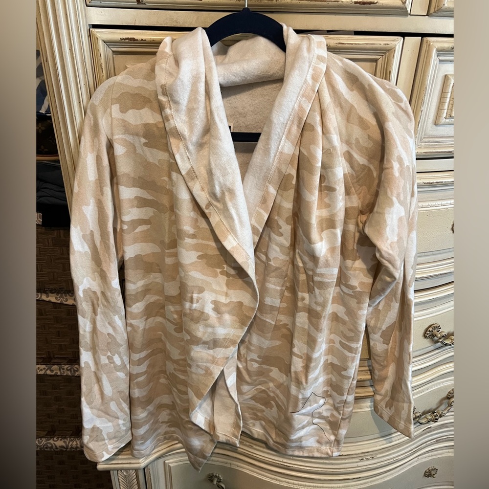Lucky brand - new beige camouflage cardigan- softest material